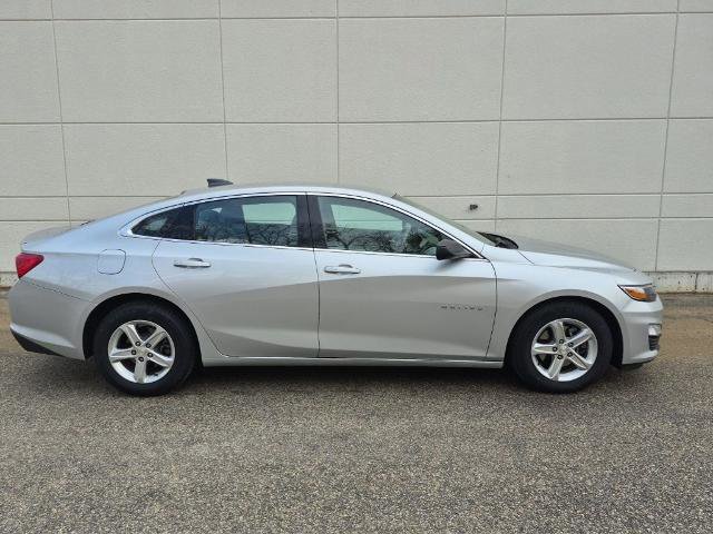 Used 2020 Chevrolet Malibu LS image 2