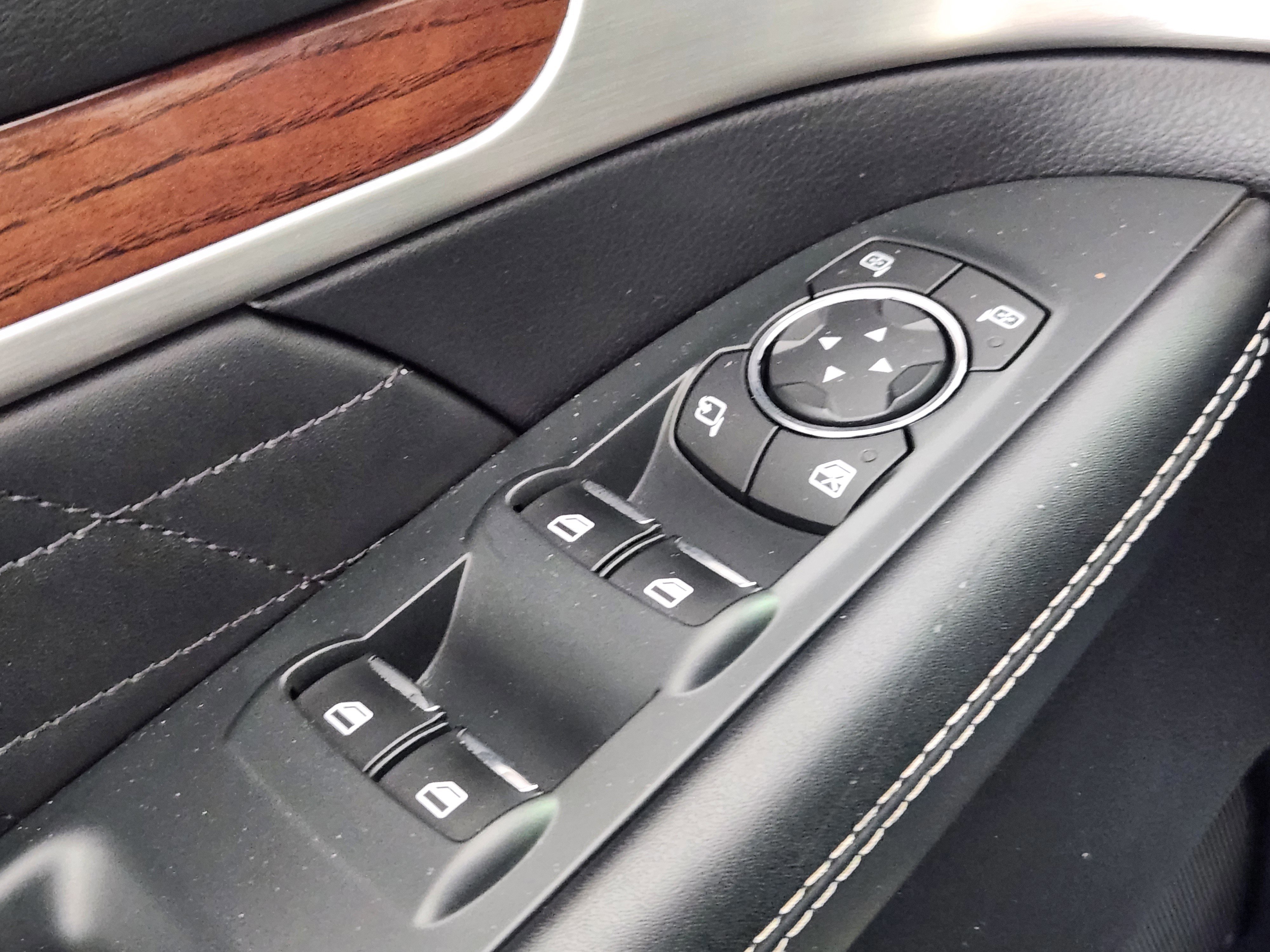 Certified 2018 Ford Explorer Platinum image 18