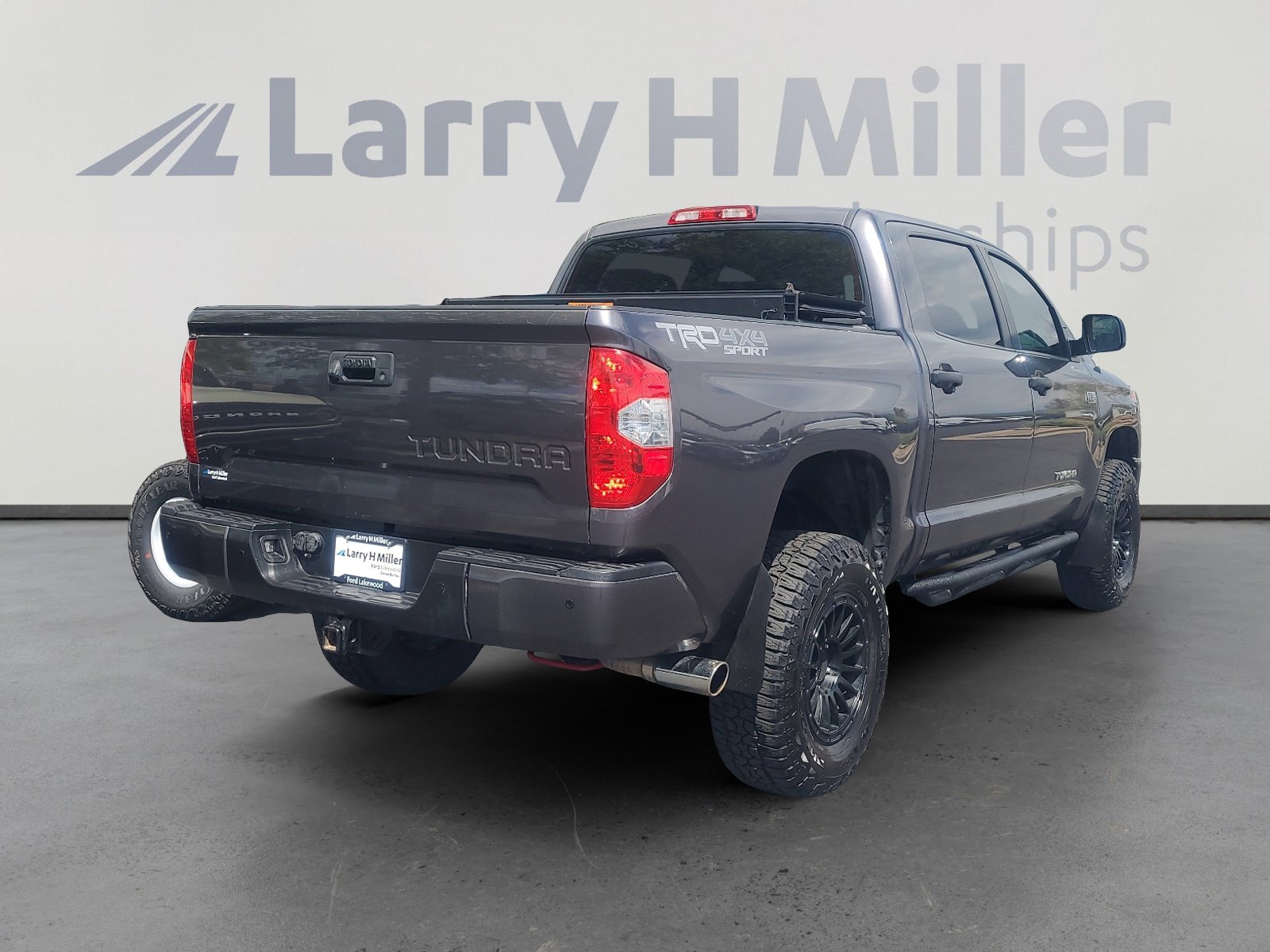 Used 2018 Toyota Tundra SR5 AWD/4WD image 5