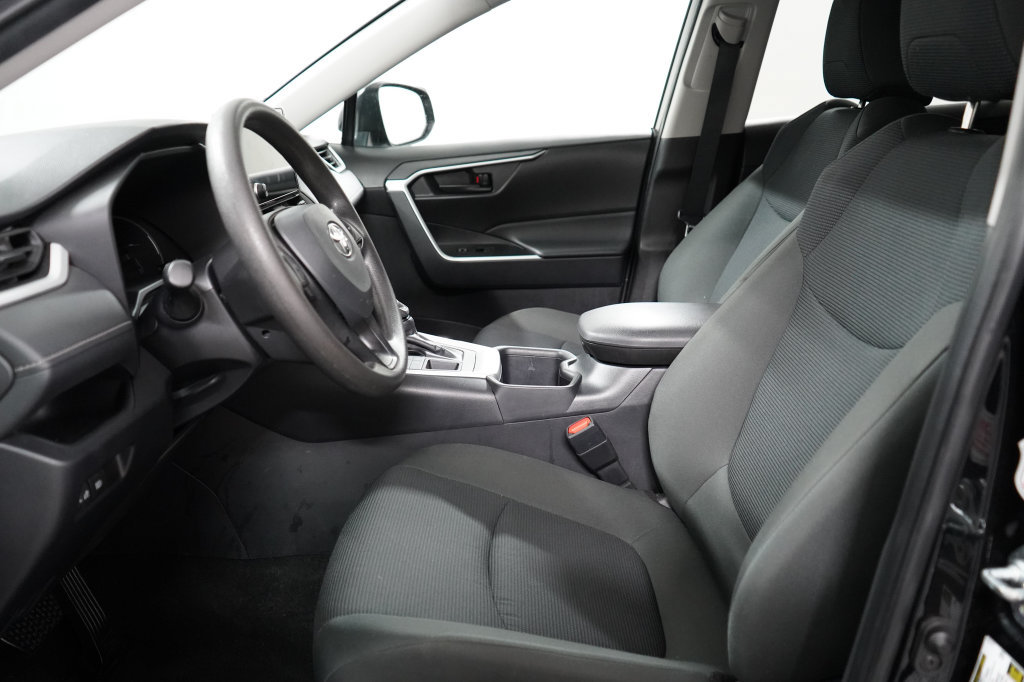 Used 2025 Toyota RAV4 LE AWD/4WD image 14