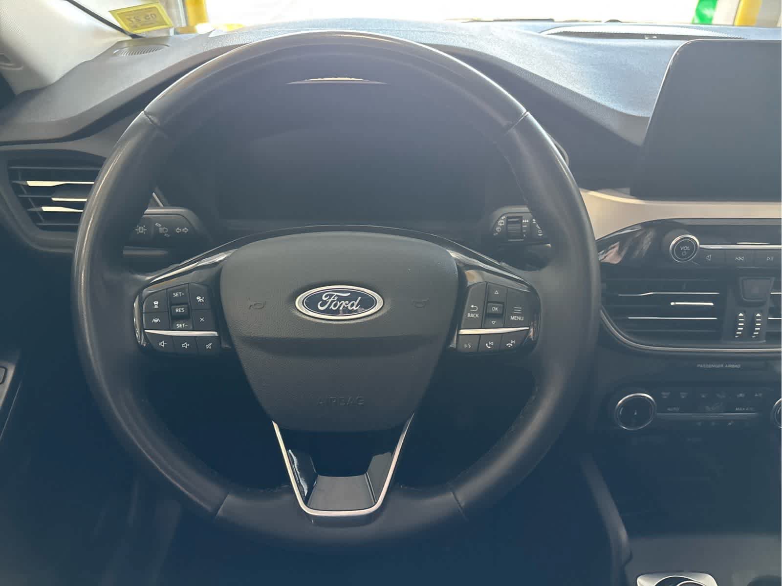 Certified 2022 Ford Escape SEL w/ Technology Package AWD/4WD image 16