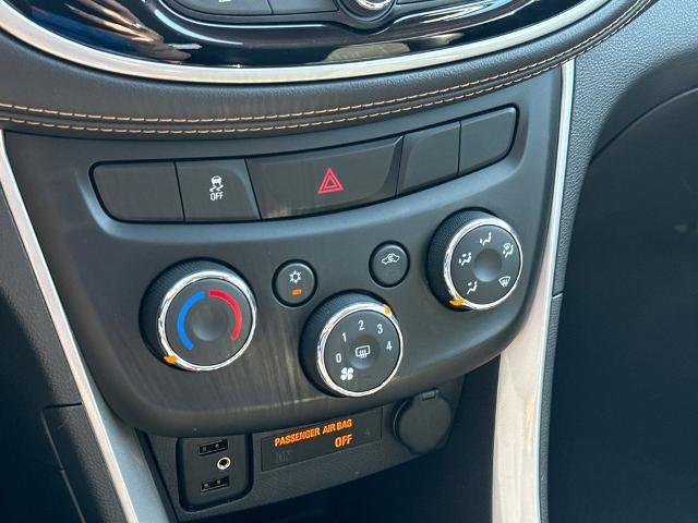 Used 2019 Chevrolet Trax LT w/ LT Convenience Package AWD/4WD image 21
