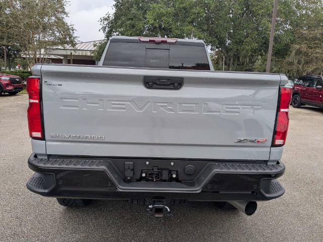 Used 2025 Chevrolet Silverado 2500 ZR2 w/ Technology Package AWD/4WD image 5