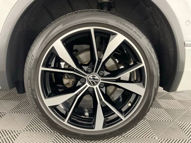 Used 2022 Volkswagen Tiguan SEL R-Line image 10