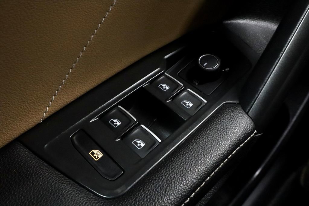 Used 2022 Volkswagen Tiguan SE image 25