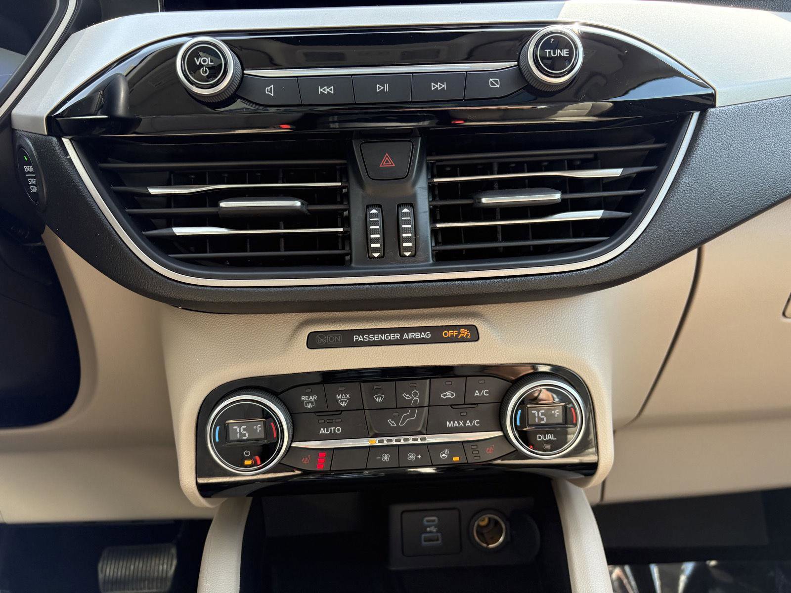 Certified 2021 Ford Escape SEL w/ Technology Package image 15