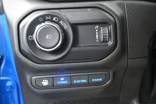 Used 2023 Jeep Wrangler Unlimited w/ Cold Weather Group AWD/4WD image 7