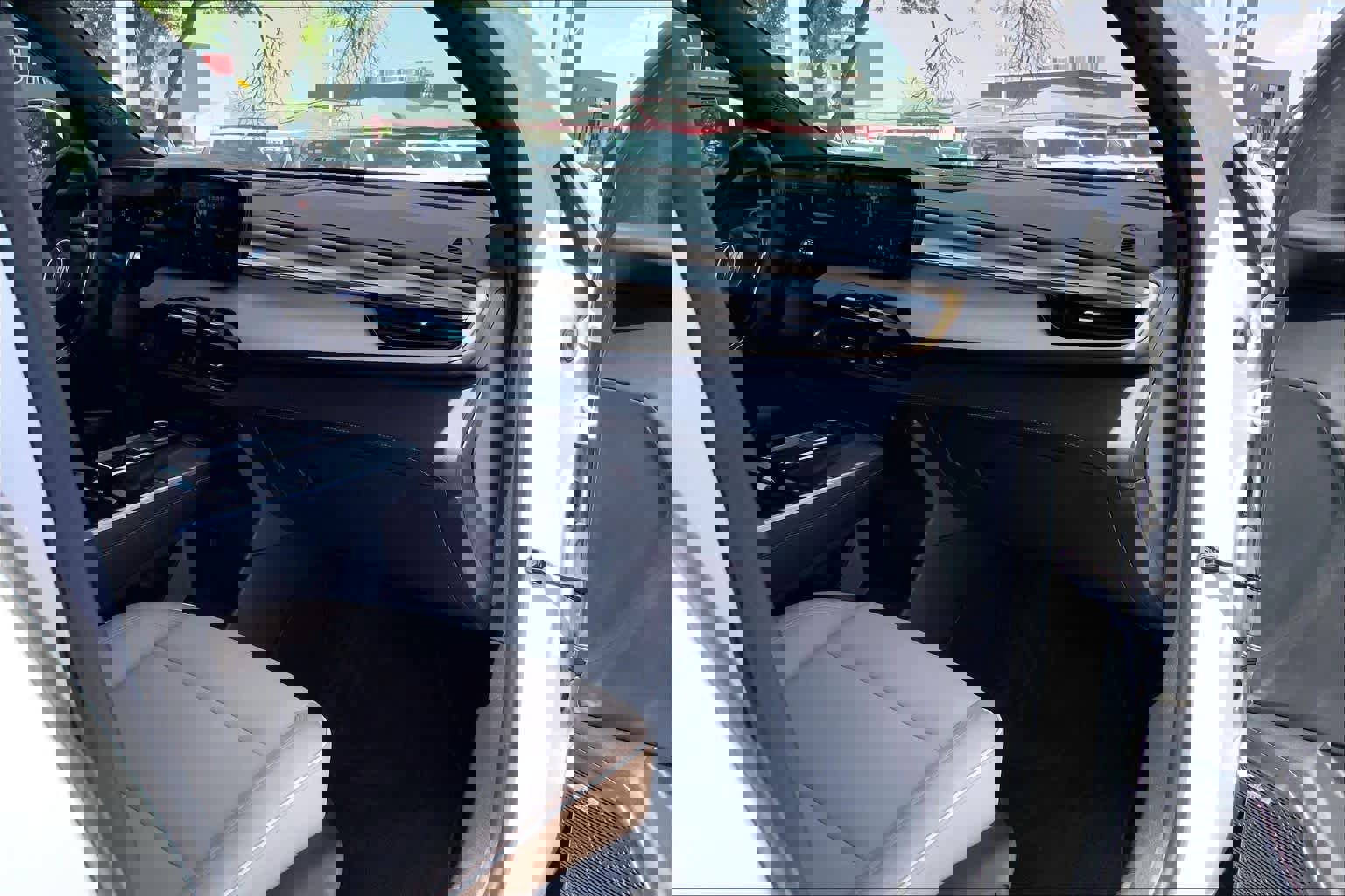 Used 2025 Buick Enclave Preferred FWD image 19