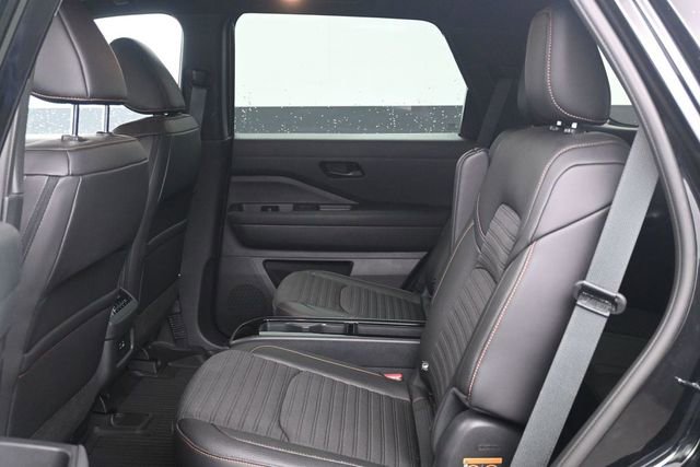 Used 2025 Nissan Pathfinder Rock Creek AWD/4WD image 5