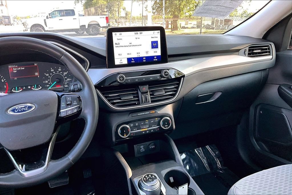 Certified 2022 Ford Escape SE w/ SE Sport Appearance Package FWD image 6