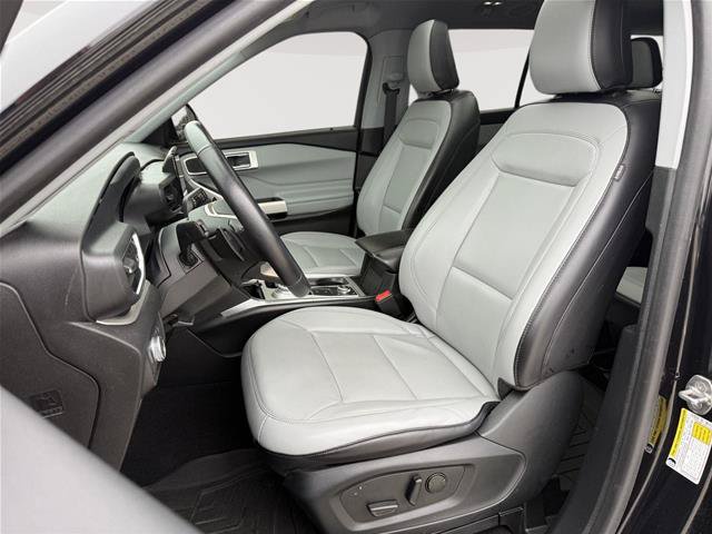 Certified 2021 Ford Explorer XLT w/ Equipment Group 202A AWD/4WD image 9