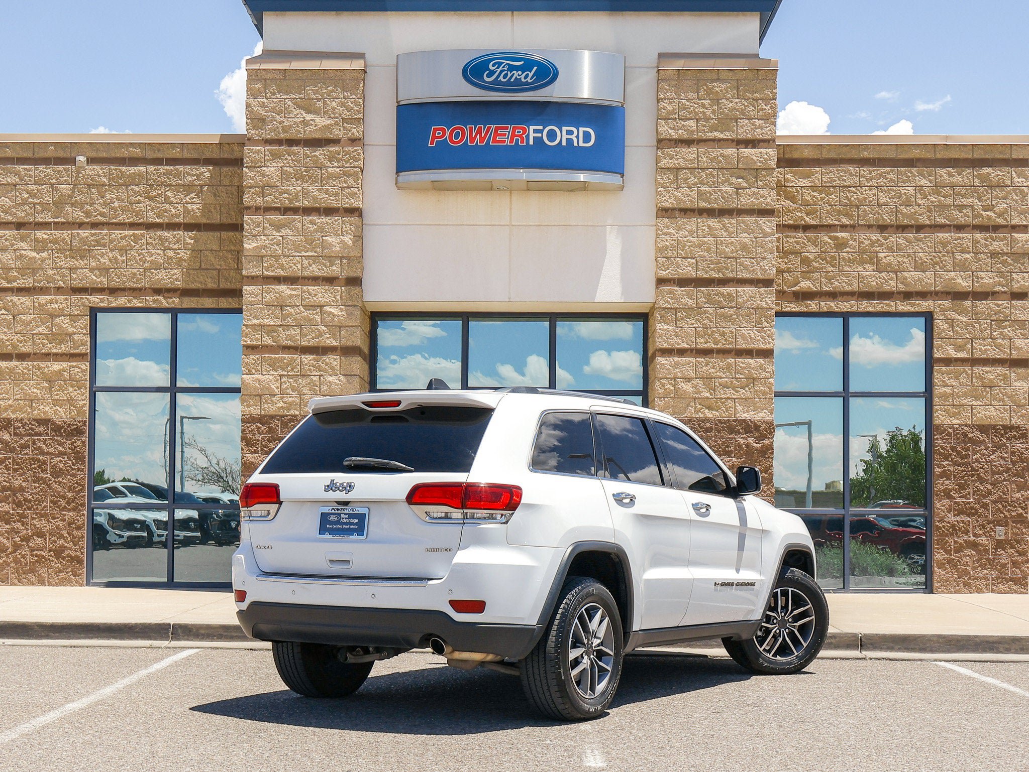 Used 2022 Jeep Grand Cherokee Limited AWD/4WD image 6