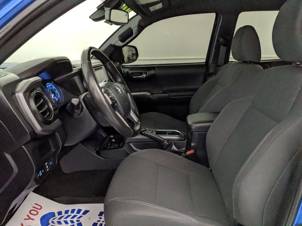 Used 2018 Toyota Tacoma TRD Sport image 16