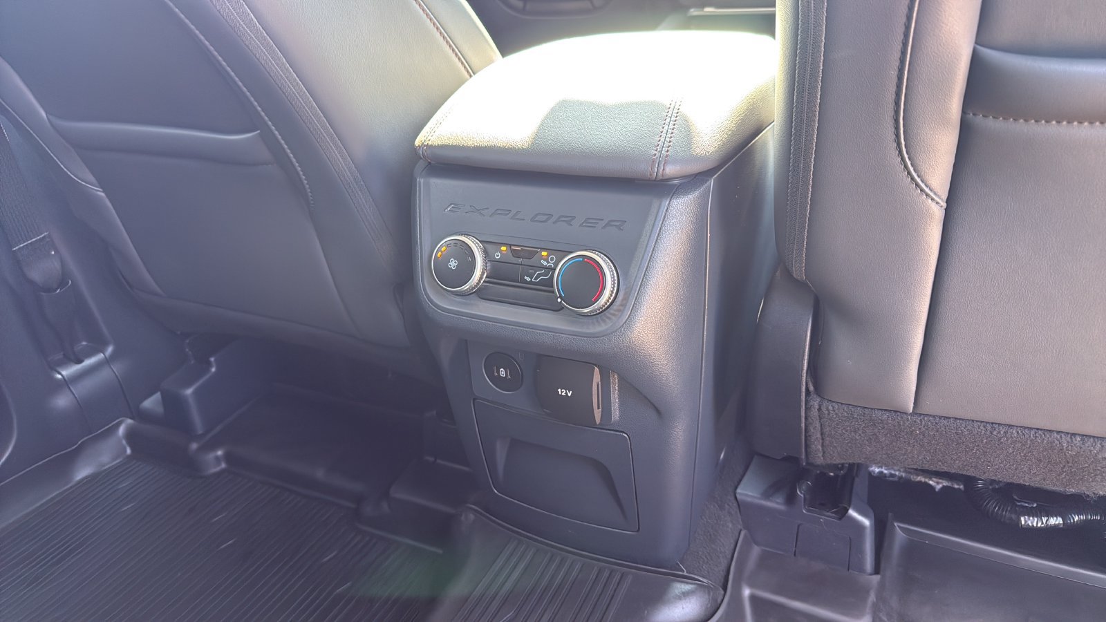 Certified 2025 Ford Explorer Active w/ Active Comfort Package RWD image 27