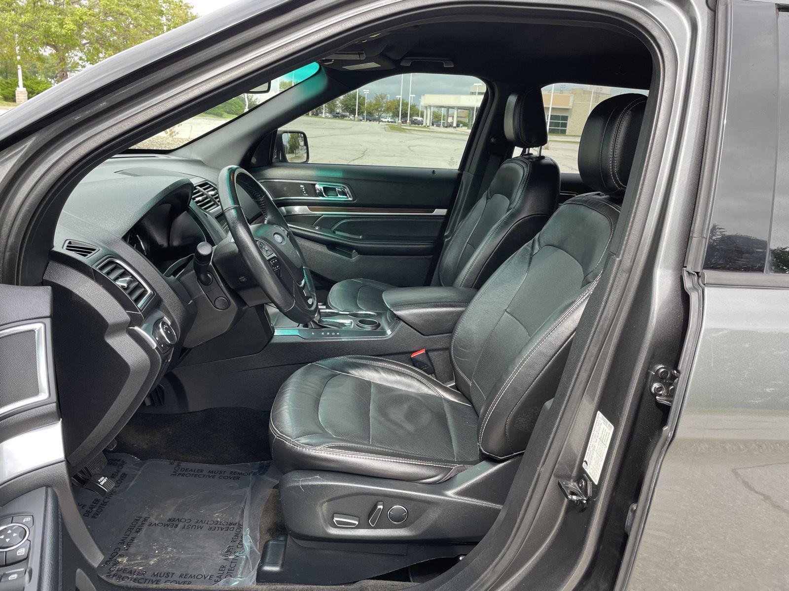 Certified 2018 Ford Explorer Limited FWD image 17