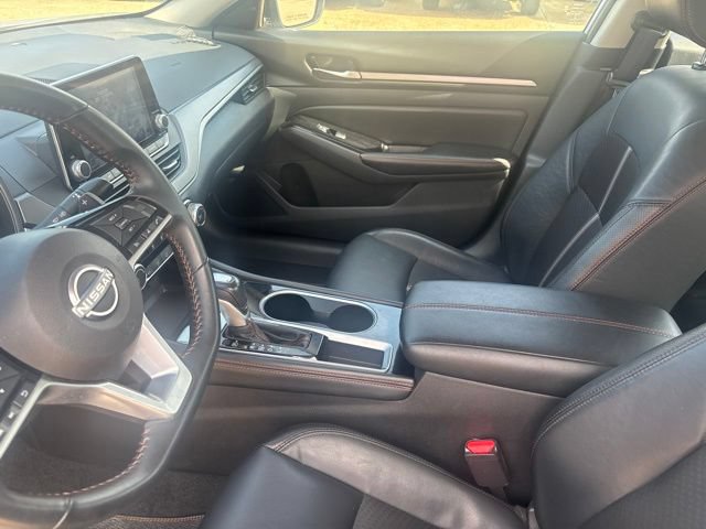 Used 2025 Nissan Altima 2.5 SR FWD image 13