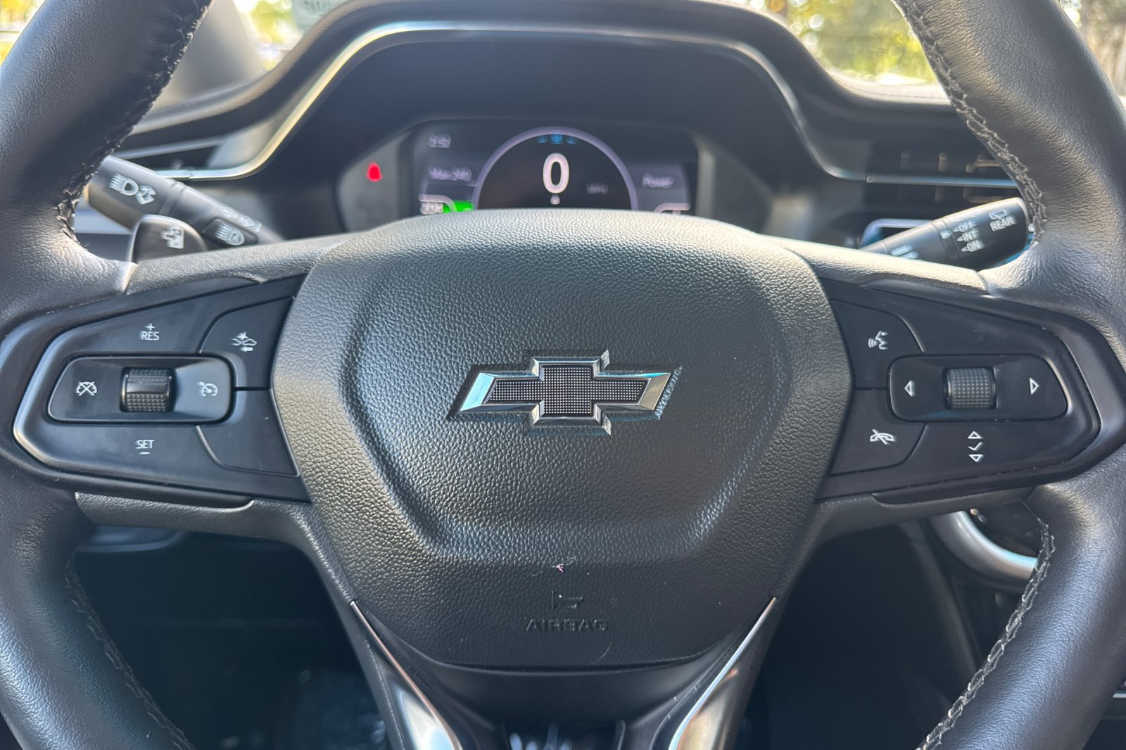 Used 2023 Chevrolet Bolt LT w/ Infotainment Package FWD image 35