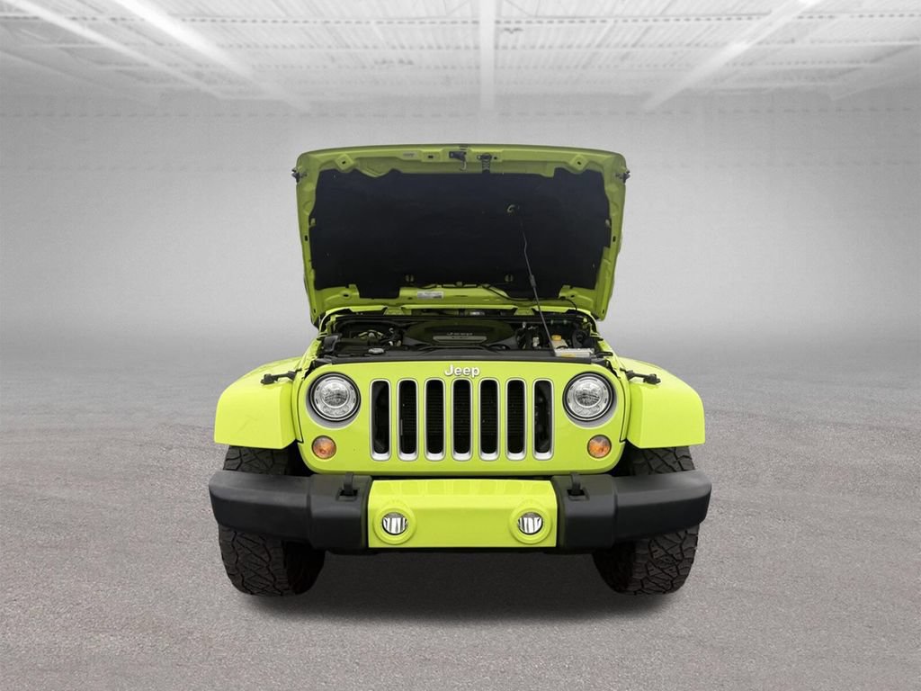 Used 2017 Jeep Wrangler Unlimited Sahara w/ Dual Top Group AWD/4WD image 59