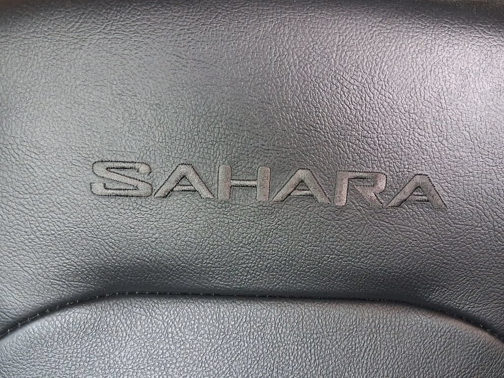 Used 2023 Jeep Wrangler Unlimited Sahara w/ LED Lighting Group AWD/4WD image 13