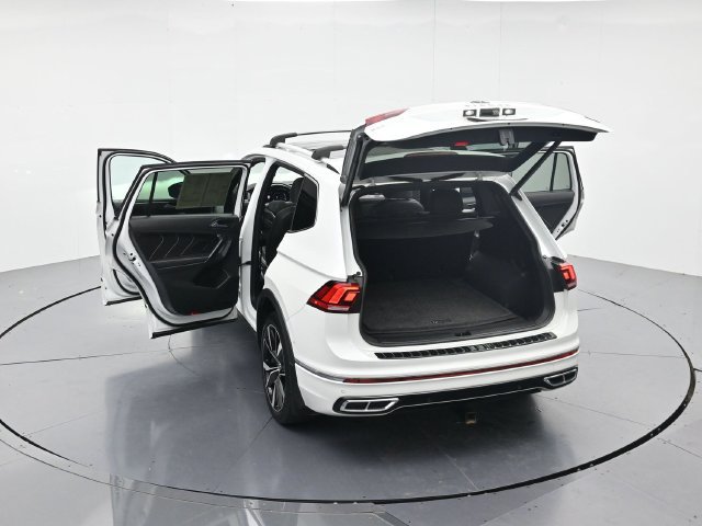 Used 2023 Volkswagen Tiguan SEL R-Line AWD/4WD image 41