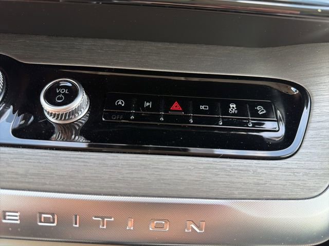 Certified 2025 Ford Expedition Platinum AWD/4WD image 46