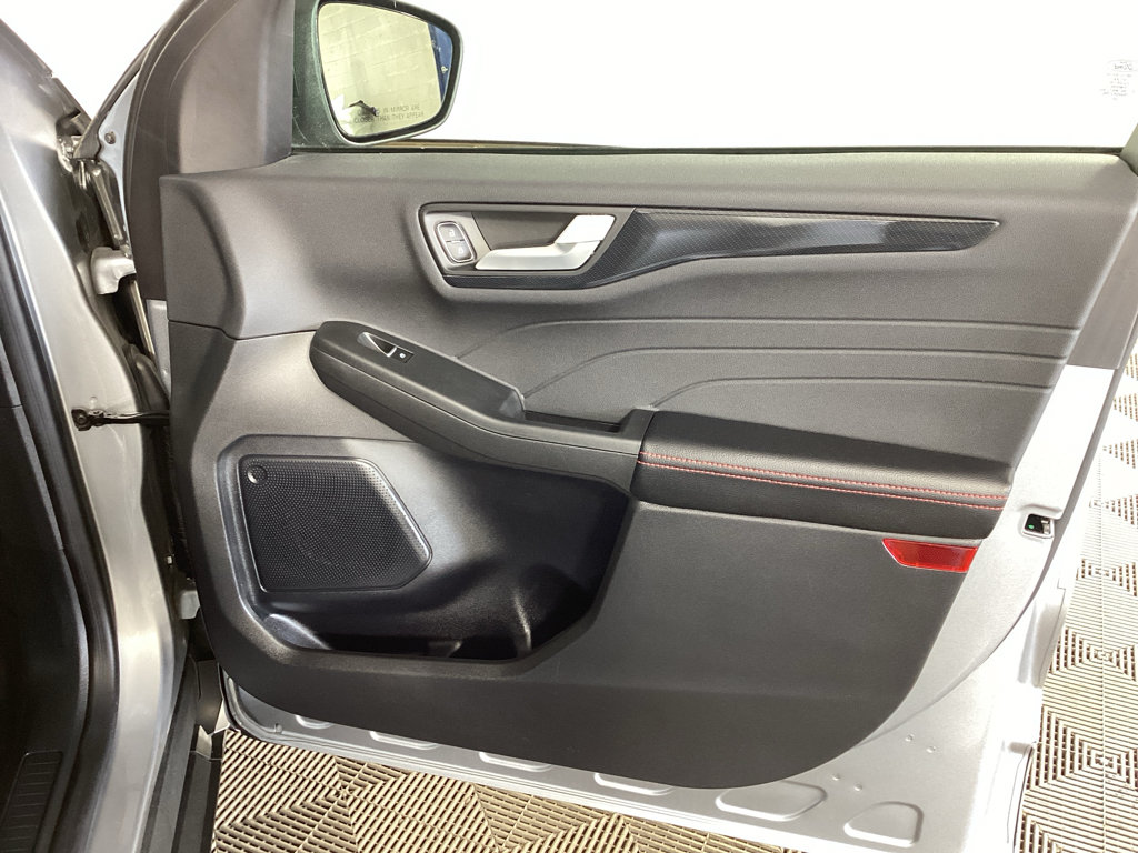 Certified 2023 Ford Escape ST-Line AWD/4WD image 8