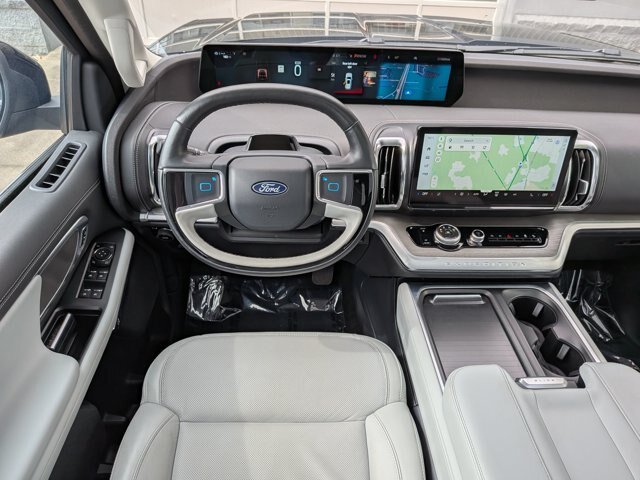 Certified 2025 Ford Expedition Platinum w/ Driver's Package AWD/4WD image 35