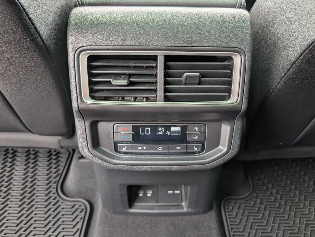 Used 2025 Volkswagen Atlas SEL AWD/4WD image 27