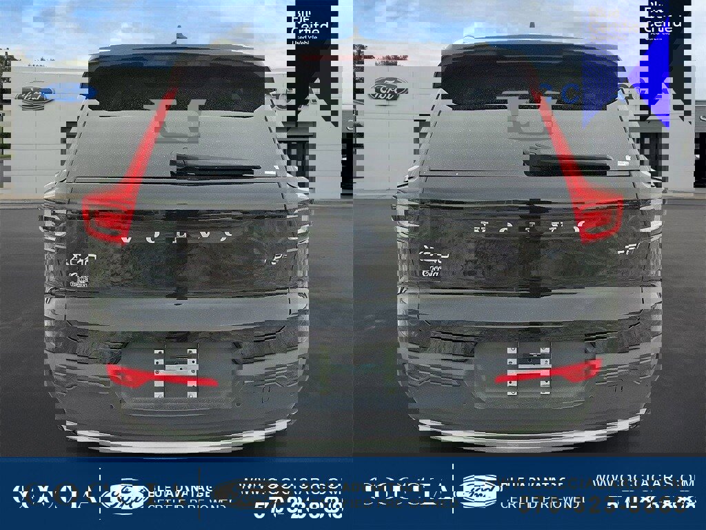 Used 2020 Volvo XC40 T5 Momentum w/ Protection Package Premier image 4