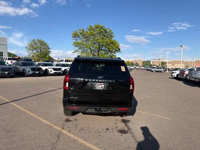 Certified 2025 Ford Expedition Active AWD/4WD image 5