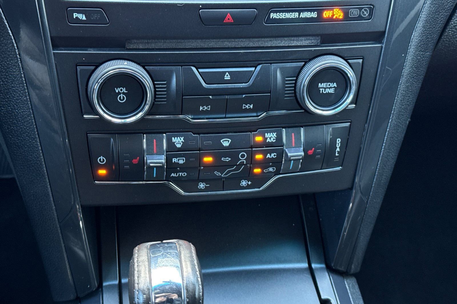 Certified 2017 Ford Explorer XLT w/ Equipment Group 202A image 22