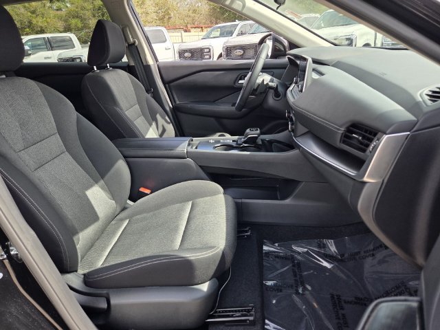 Used 2026 Nissan Rogue SV w/ Cold Weather Package FWD image 18