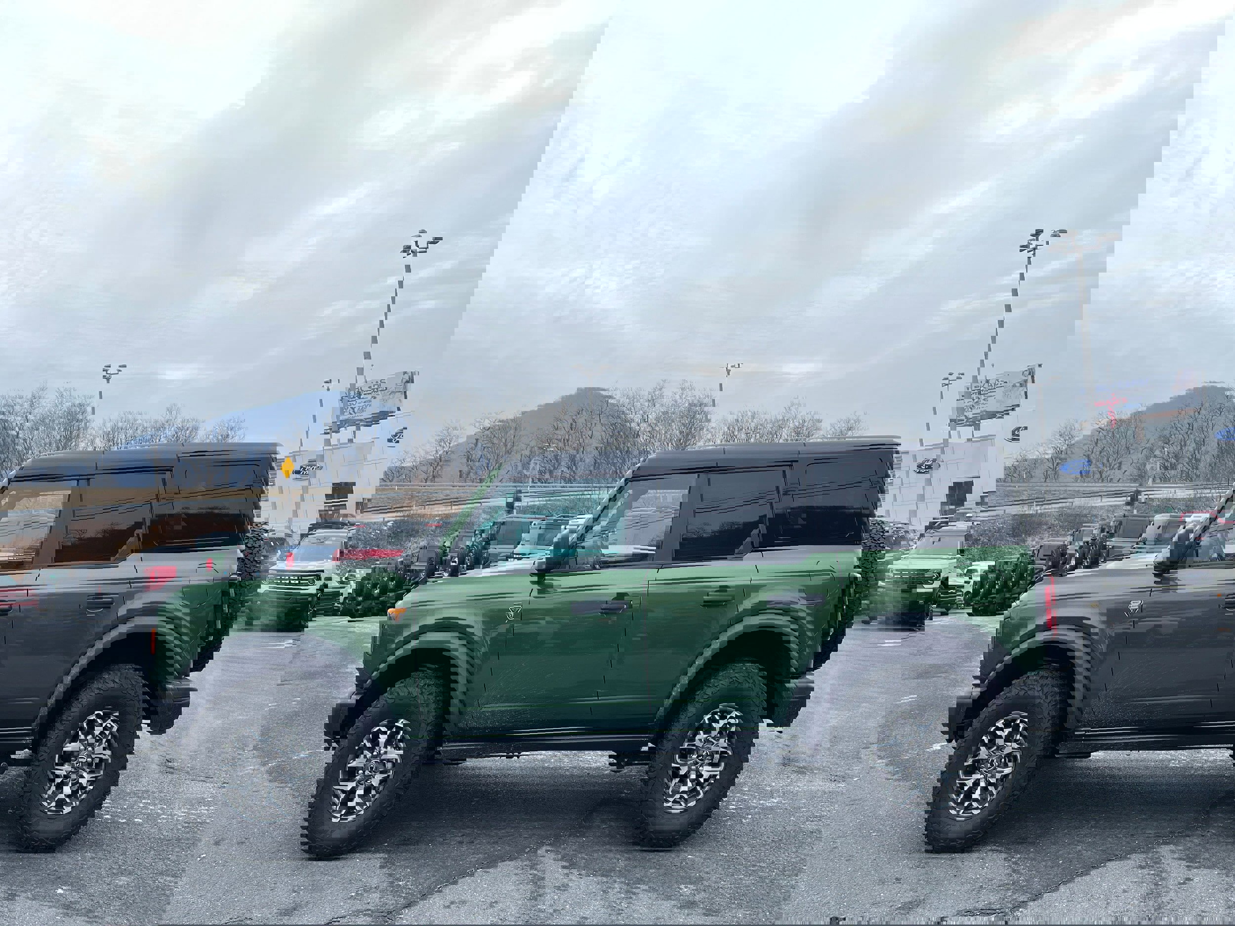 Certified 2025 Ford Bronco Badlands image 3