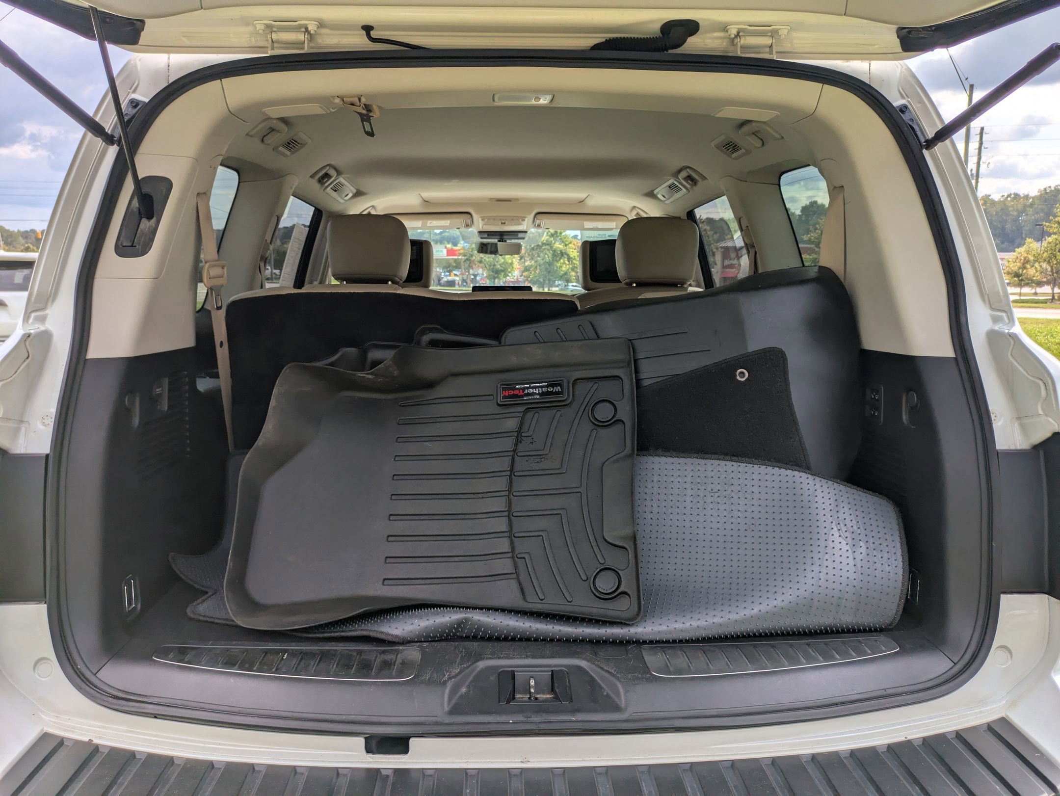 Used 2021 Nissan Armada Platinum w/ Captain's Chairs Package image 33