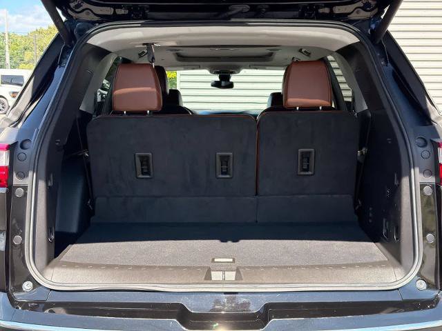 Used 2021 Chevrolet Traverse High Country AWD/4WD image 36