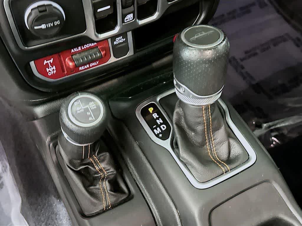 Used 2023 Jeep Gladiator Mojave w/ LED Lighting Group AWD/4WD image 19