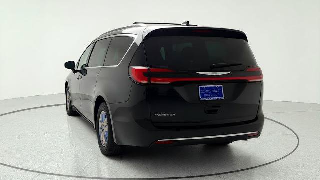 Used 2022 Chrysler Pacifica Touring-L FWD image 7