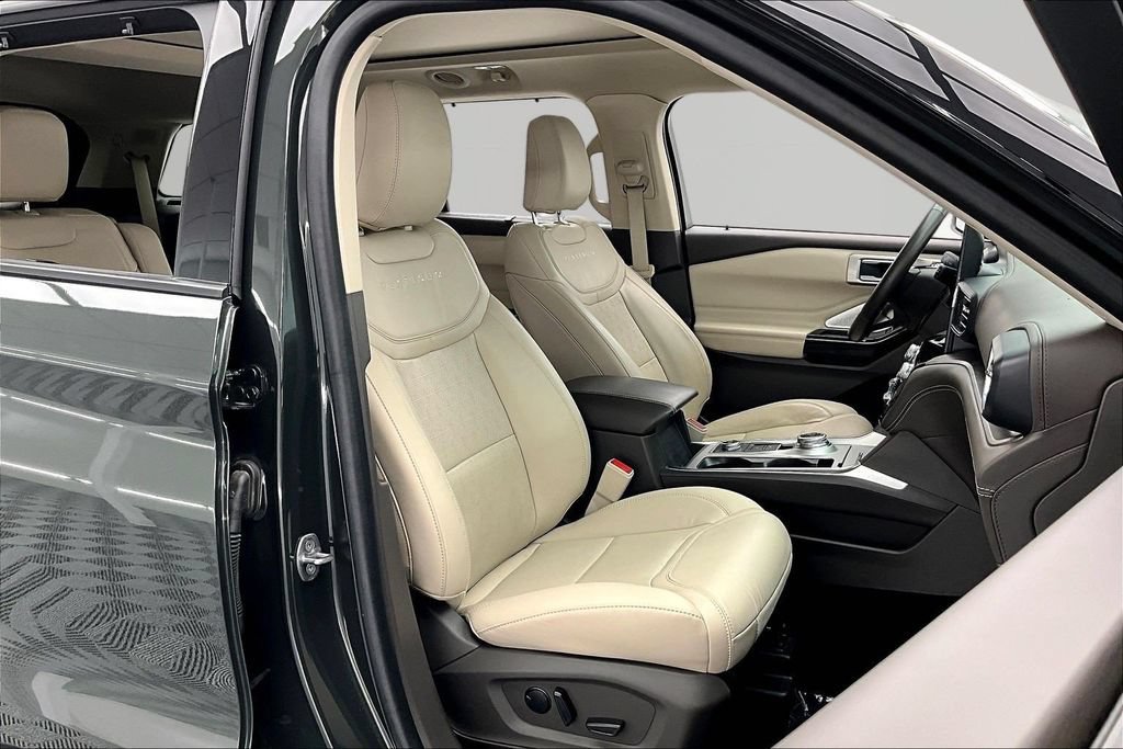 Certified 2024 Ford Explorer Platinum w/ Technology Package AWD/4WD image 7