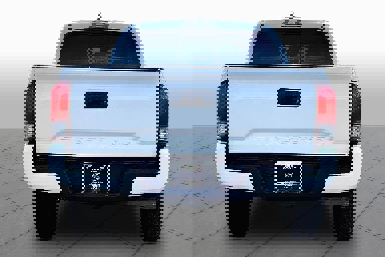 Used 2021 Toyota Tacoma SR w/ SR Convenience Package RWD image 2