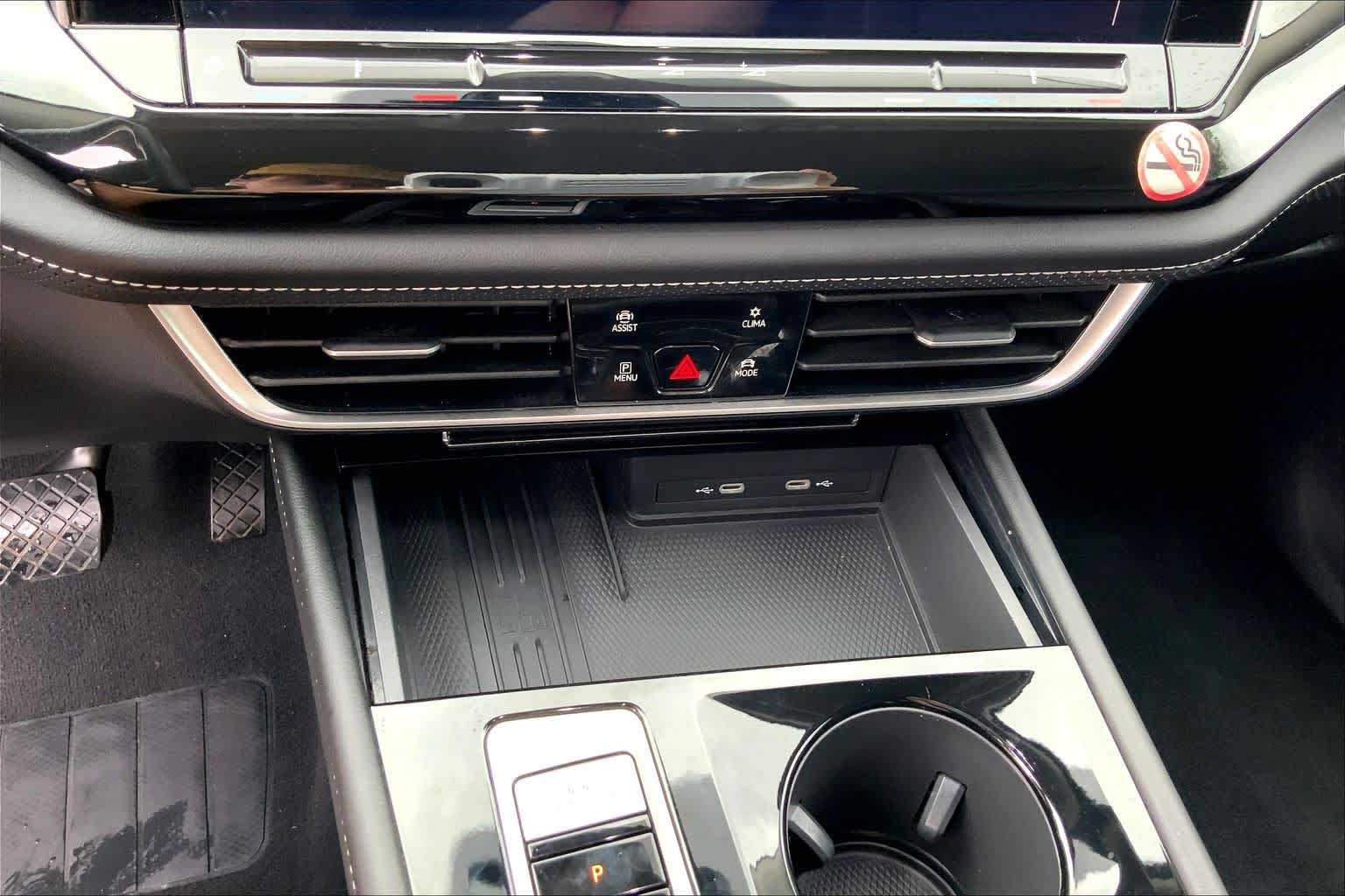 Used 2025 Volkswagen Atlas SE FWD image 35