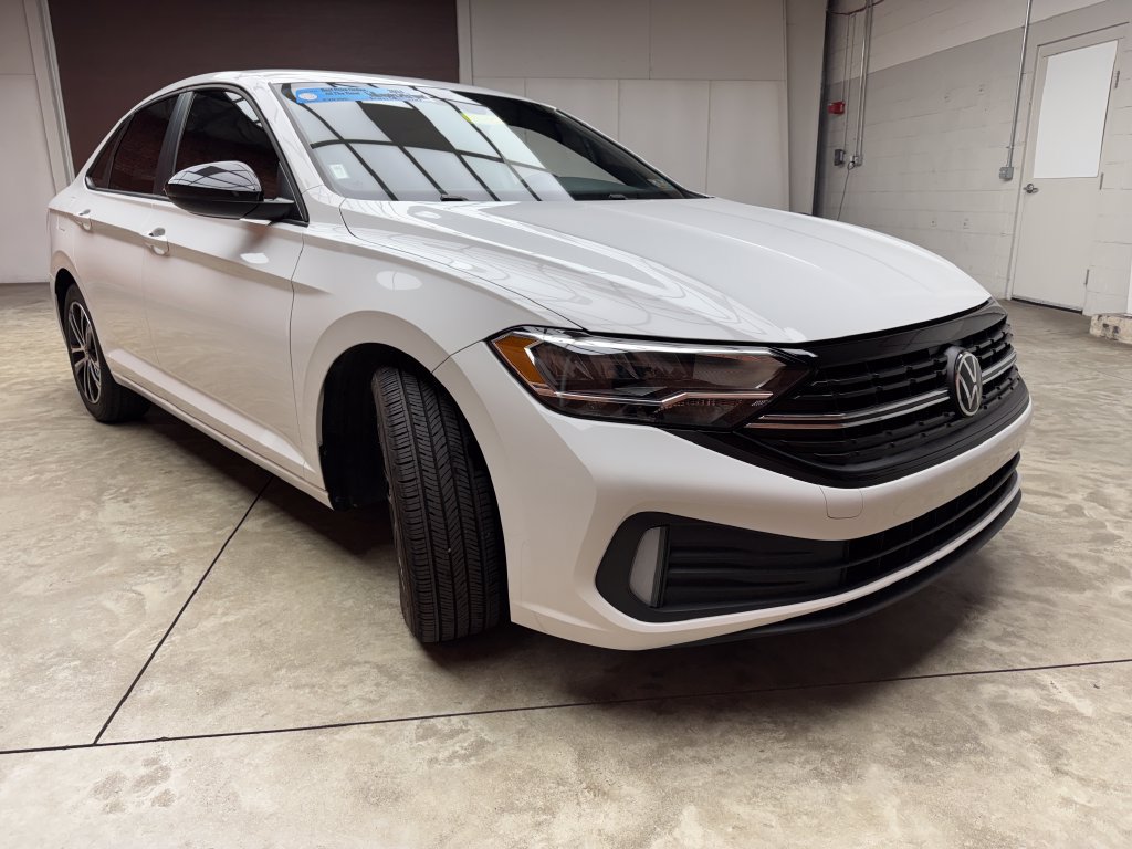 Used 2024 Volkswagen Jetta Sport FWD image 5
