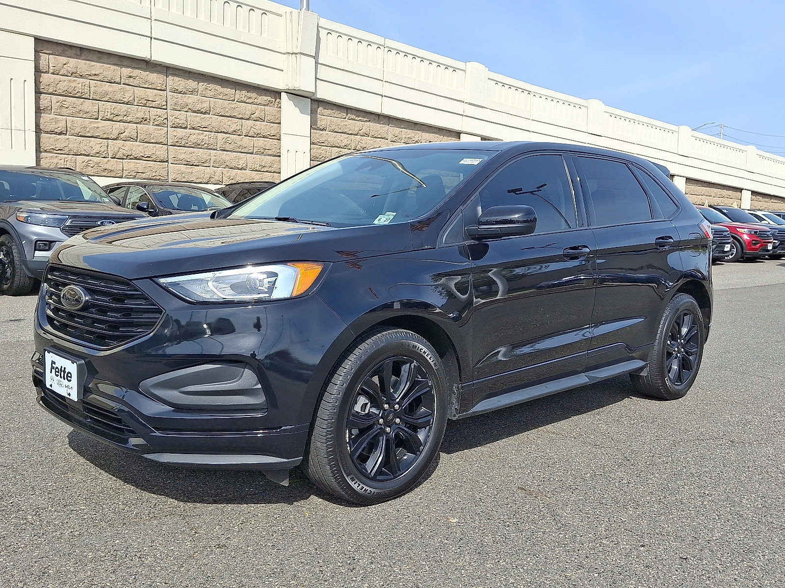 Certified 2022 Ford Edge SE w/ Black Appearance Package image 6