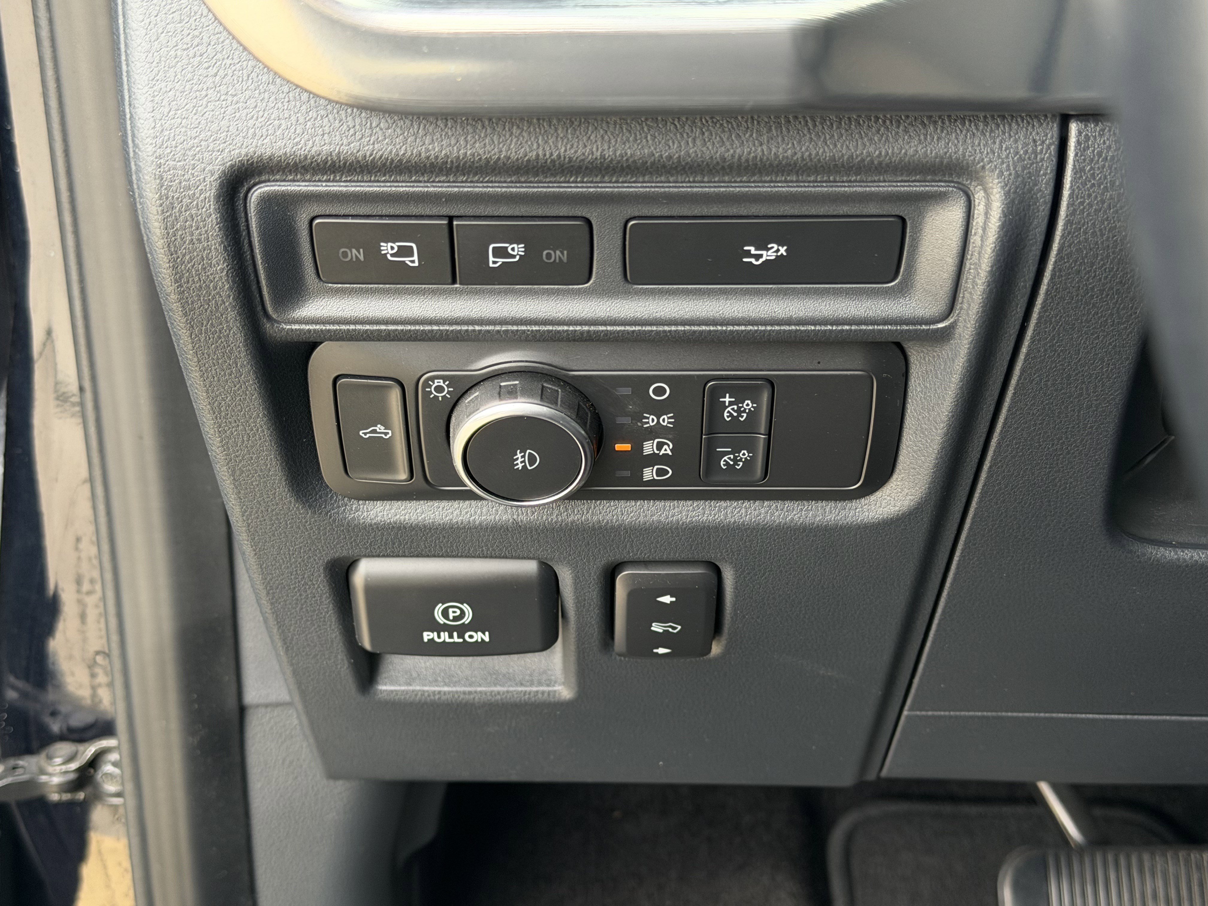 Certified 2022 Ford F150 Lariat RWD image 26