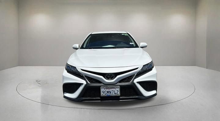 Used 2023 Toyota Camry SE FWD image 2