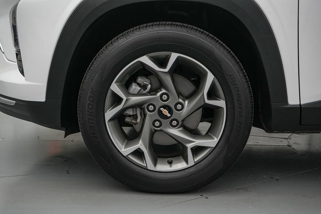 Used 2025 Chevrolet Trax LT w/ LT Convenience Package FWD image 10
