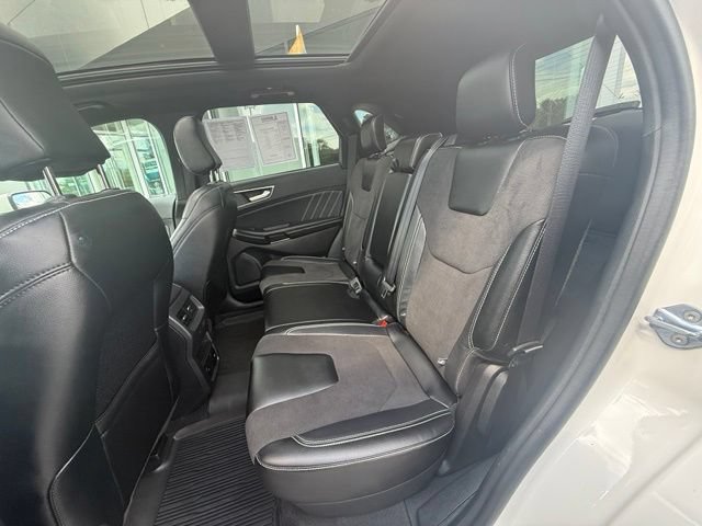 Certified 2024 Ford Edge ST w/ Equipment Group 401A AWD/4WD image 18