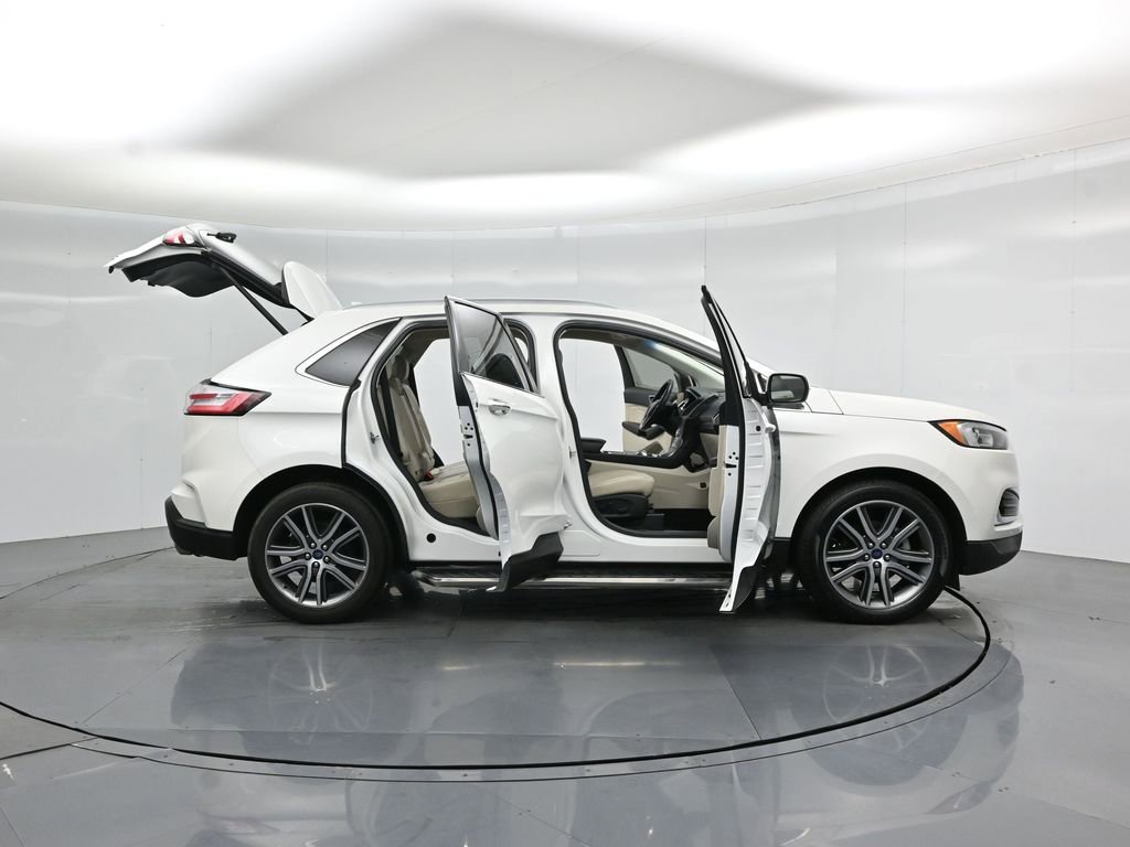 Certified 2020 Ford Edge Titanium FWD image 4