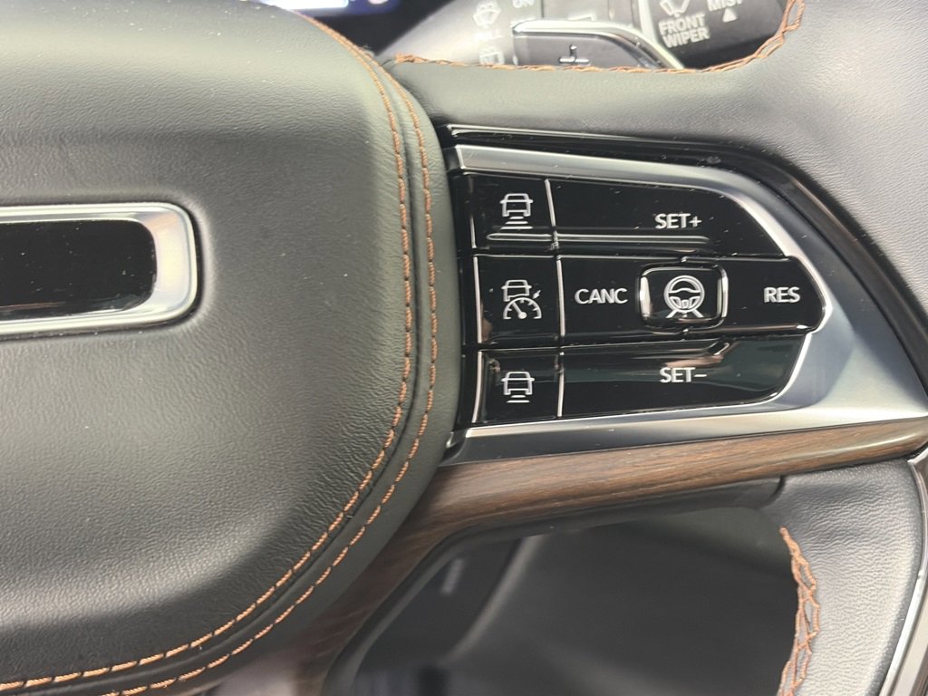 Used 2024 Jeep Grand Cherokee Summit image 18