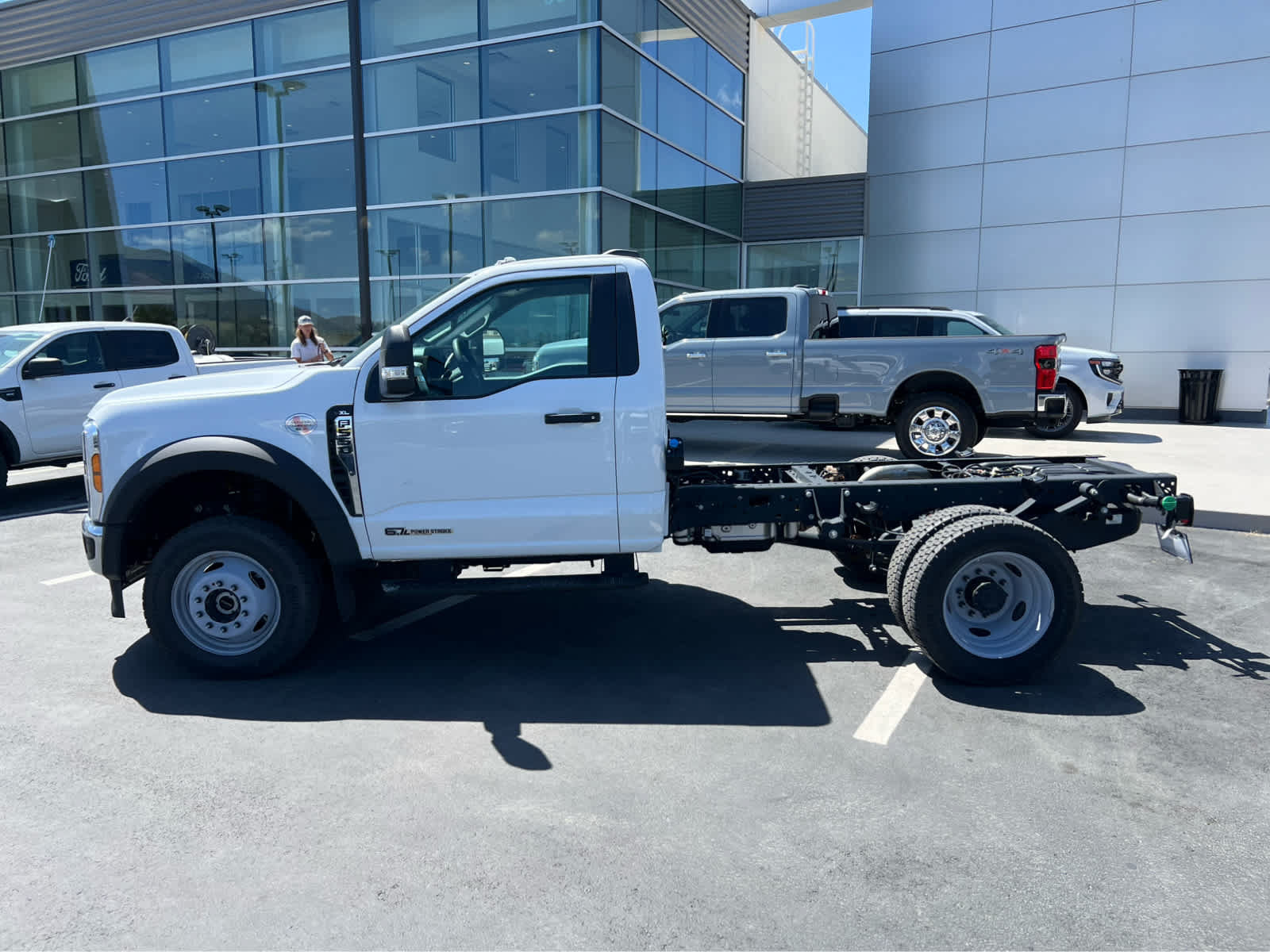 Certified 2026 Ford F550 4x4 Regular Cab Super Duty w/ XL Chrome Package image 12
