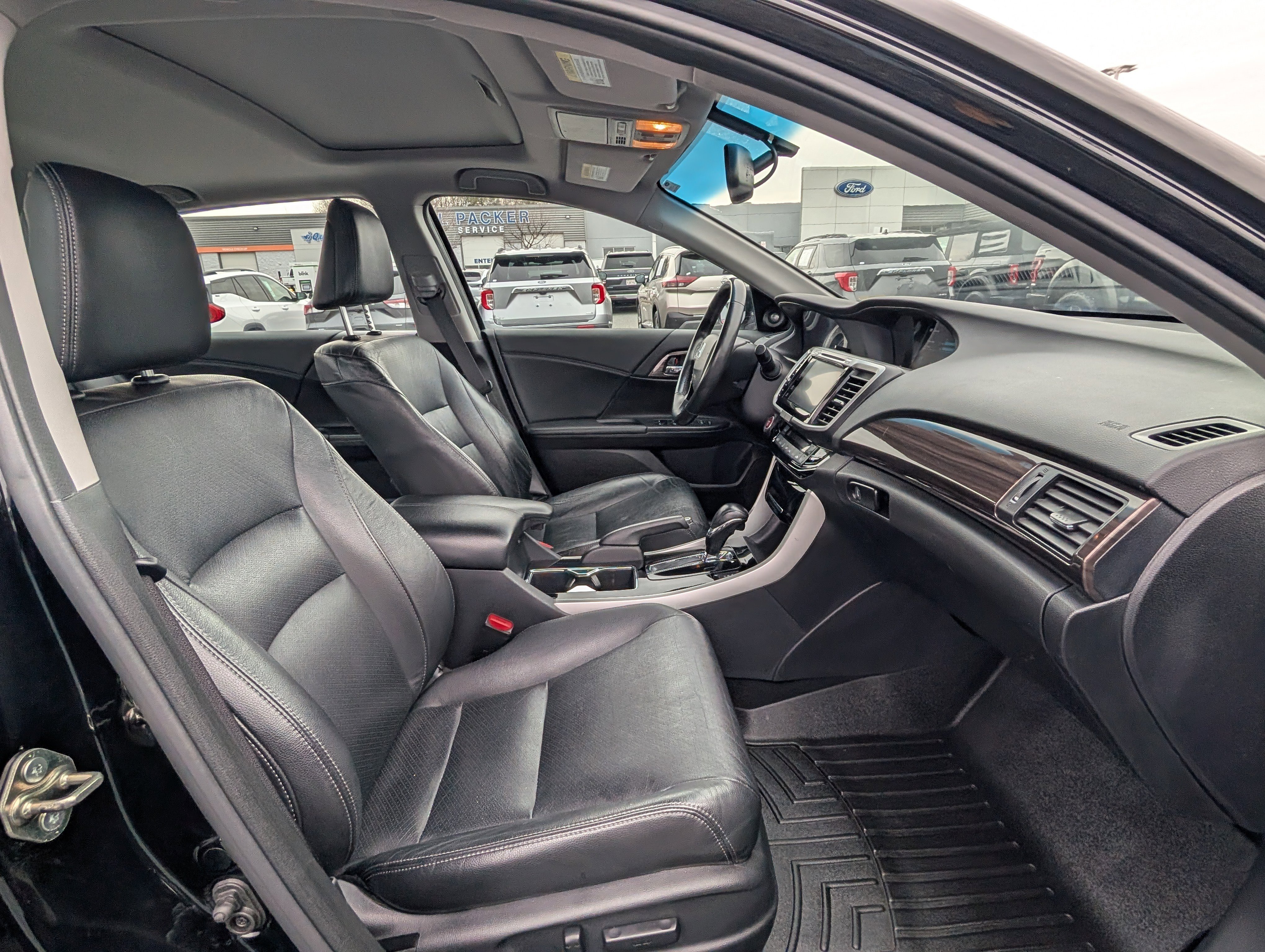 Used 2017 Honda Accord EX-L image 10